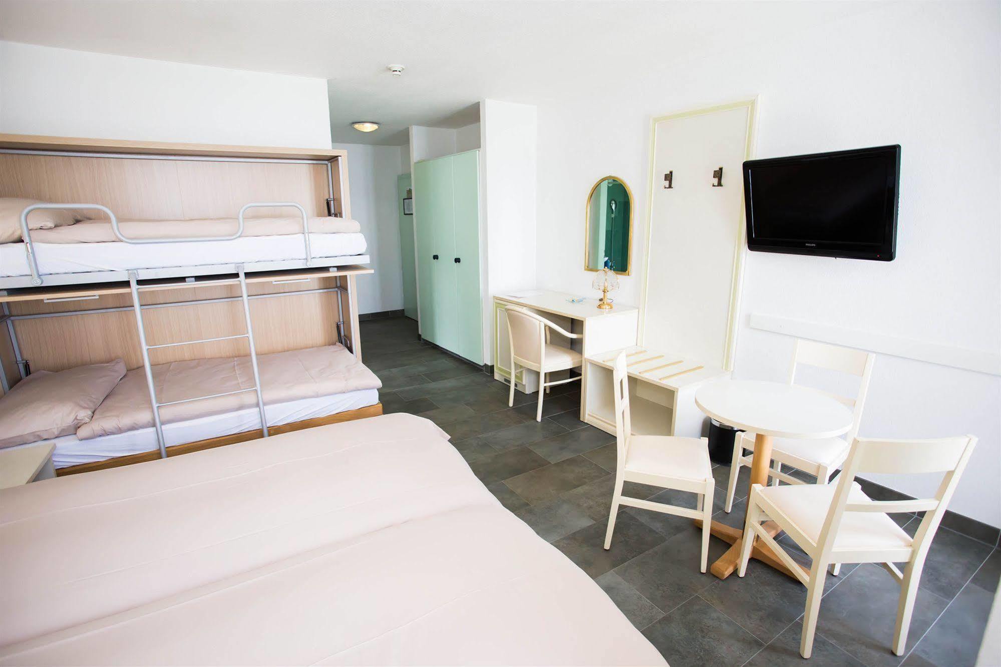 וילנב Hotel Du Port מראה חיצוני תמונה