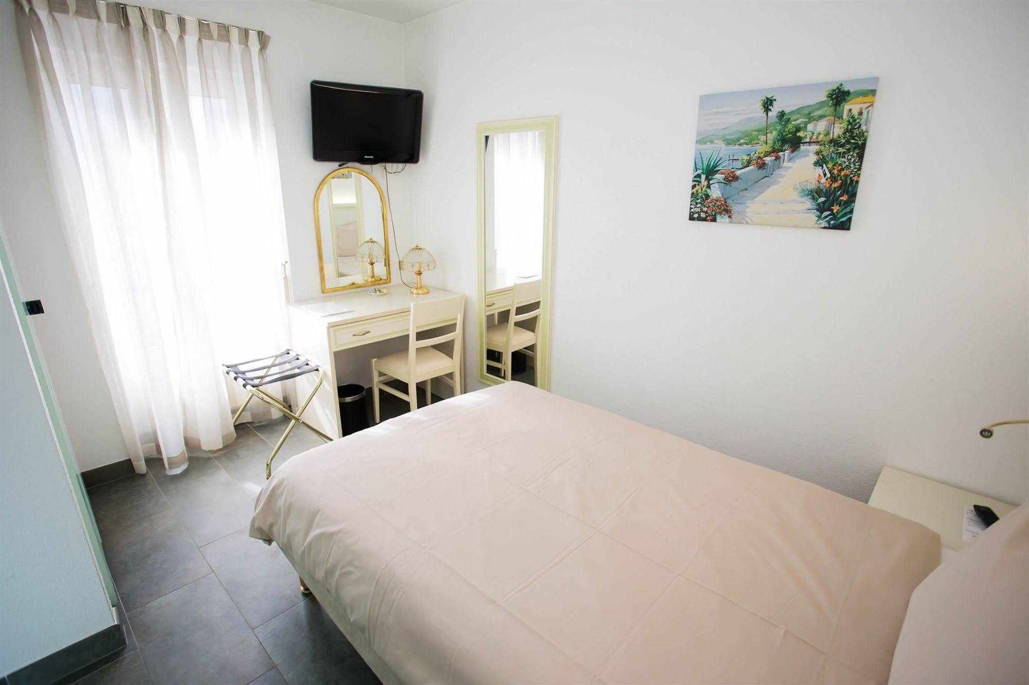 וילנב Hotel Du Port מראה חיצוני תמונה