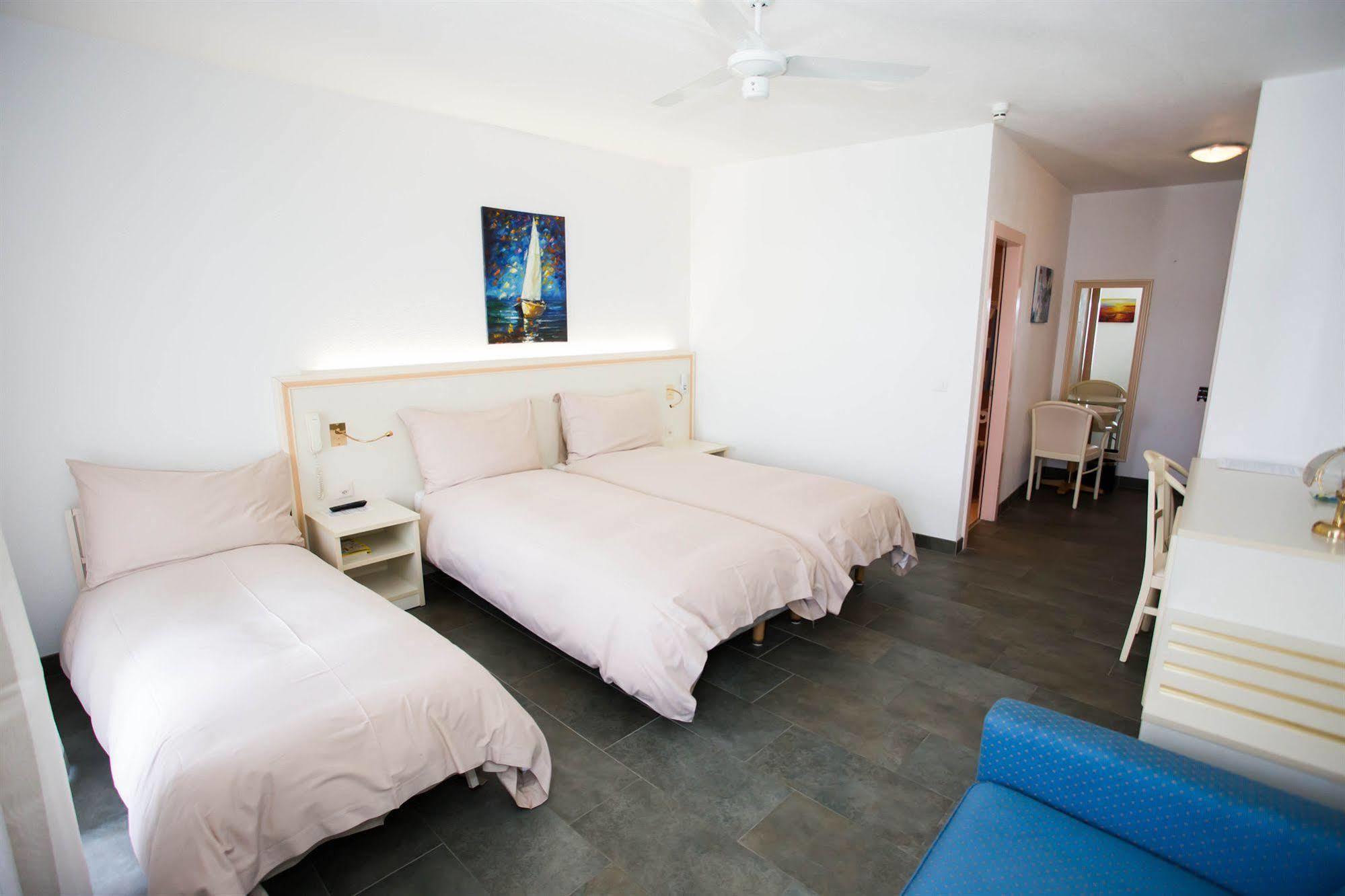 וילנב Hotel Du Port מראה חיצוני תמונה