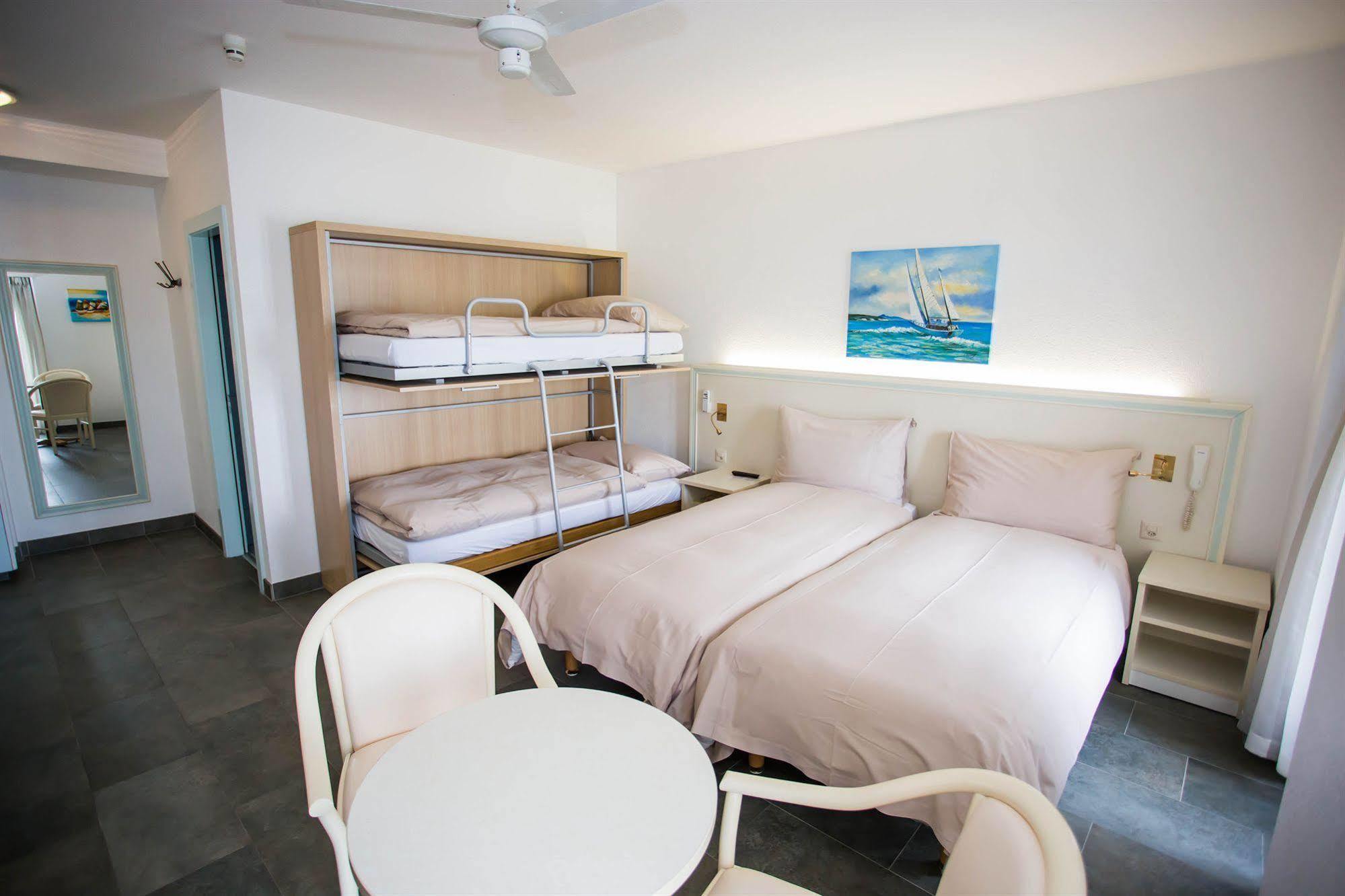 וילנב Hotel Du Port מראה חיצוני תמונה