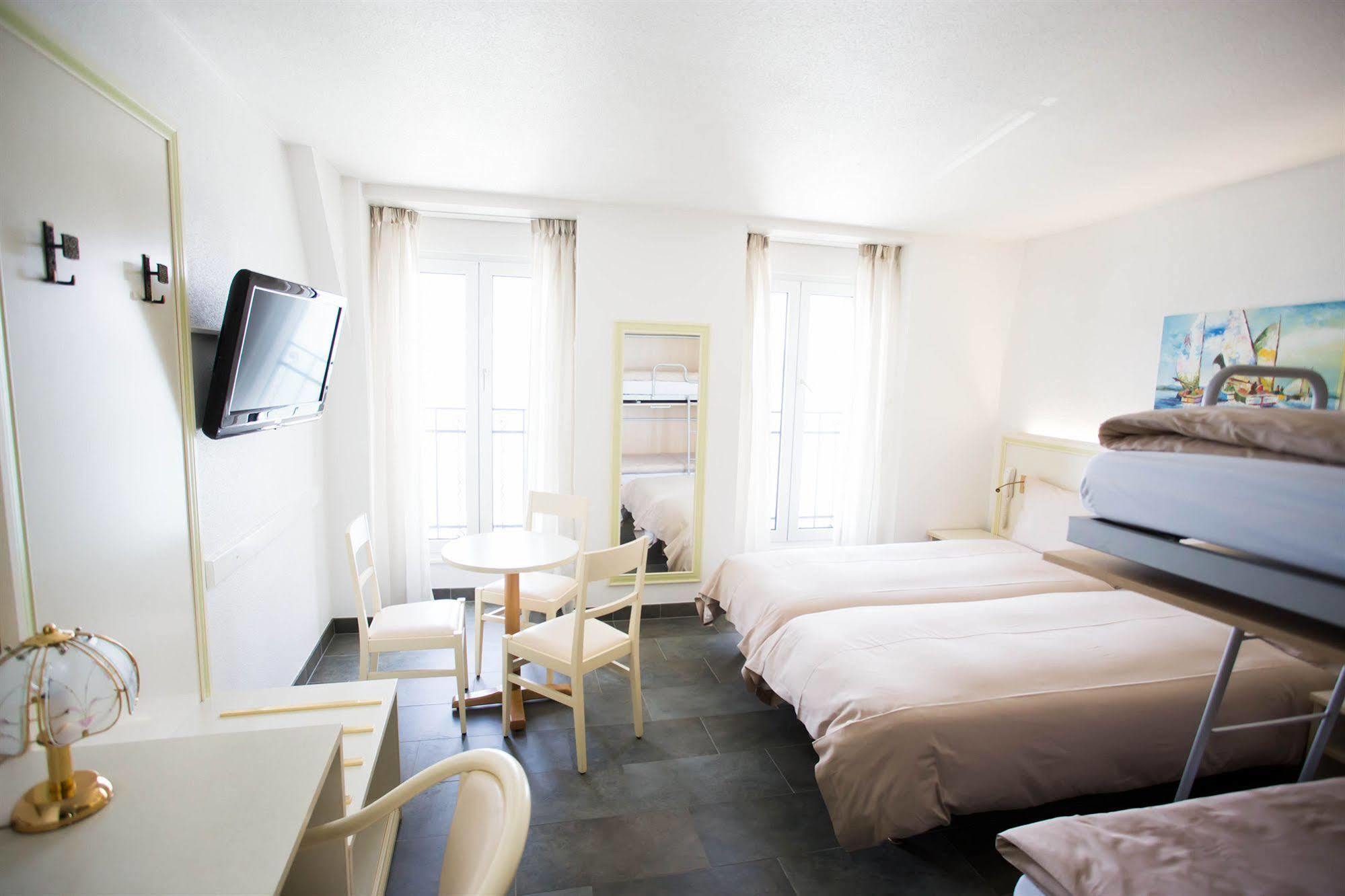 וילנב Hotel Du Port מראה חיצוני תמונה